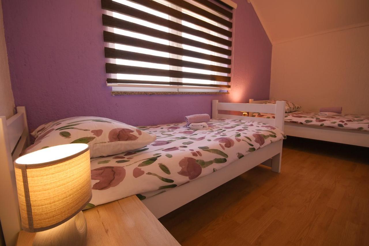 Apartments Sweet Home Otočac Eksteriør bilde