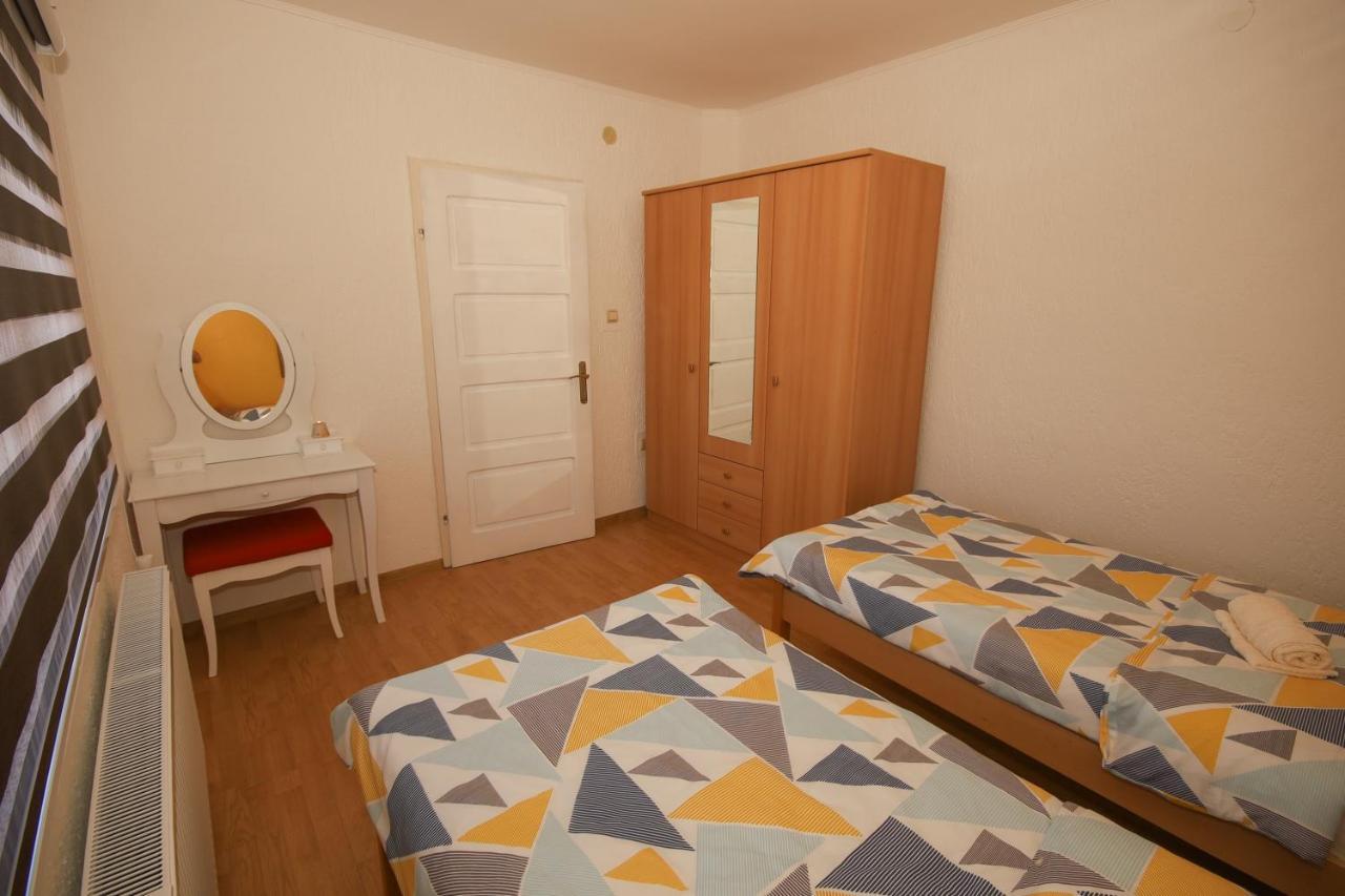Apartments Sweet Home Otočac Eksteriør bilde