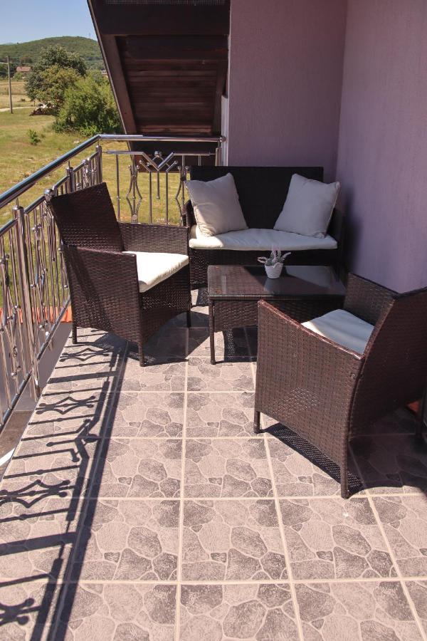 Apartments Sweet Home Otočac Eksteriør bilde