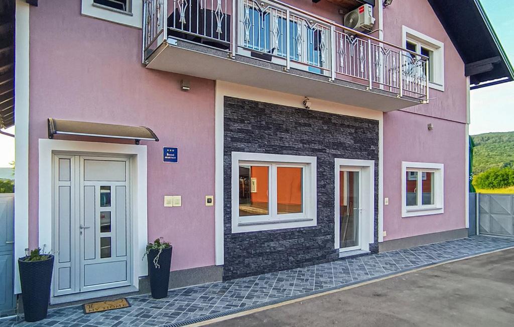 Apartments Sweet Home Otočac Eksteriør bilde