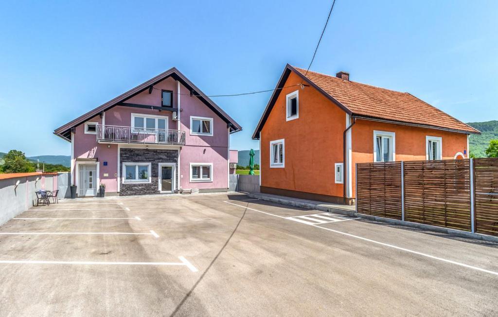 Apartments Sweet Home Otočac Eksteriør bilde