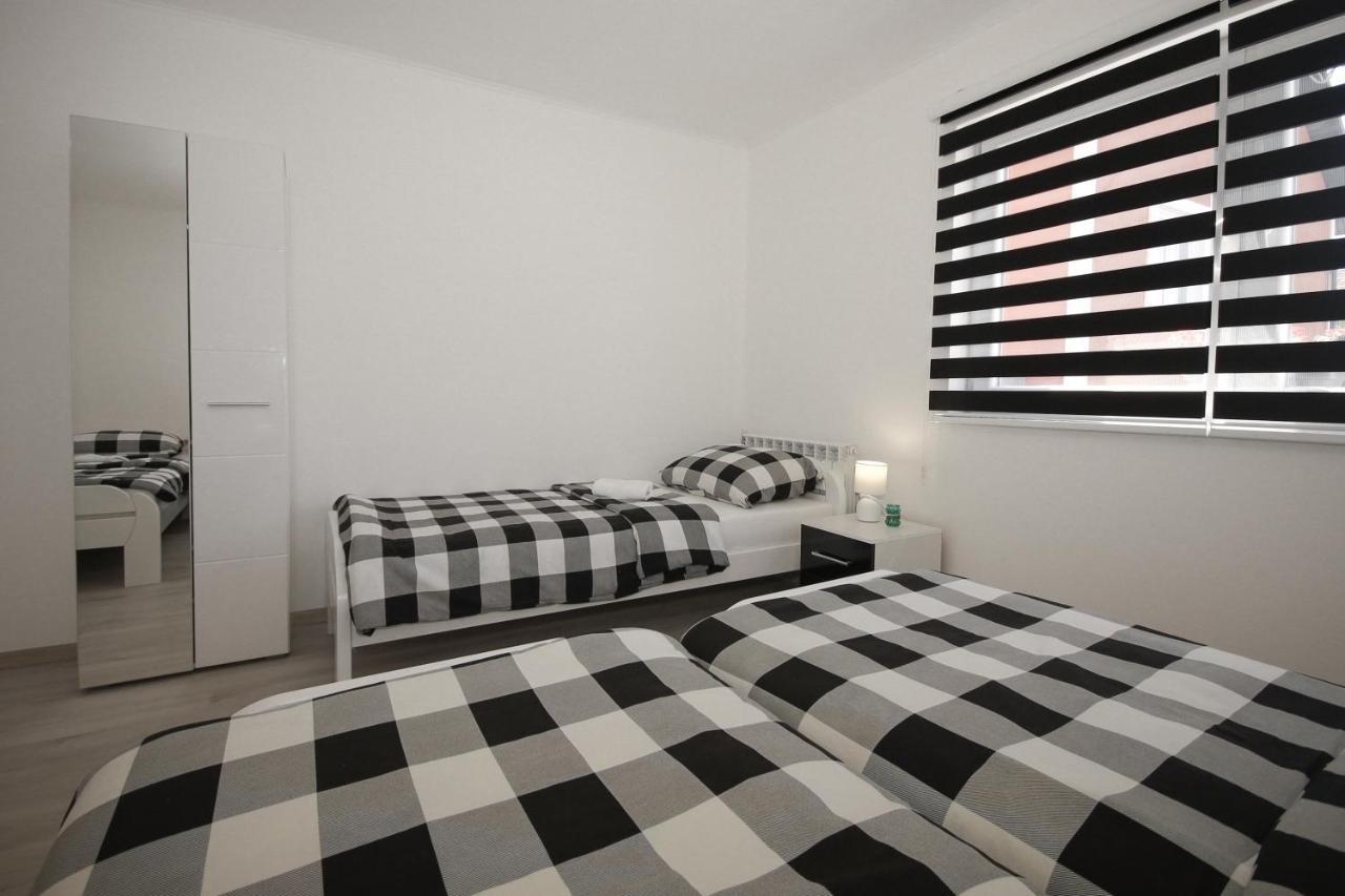 Apartments Sweet Home Otočac Eksteriør bilde