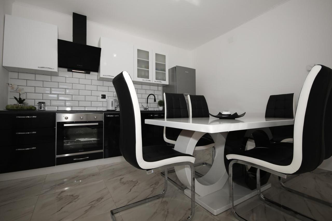 Apartments Sweet Home Otočac Eksteriør bilde